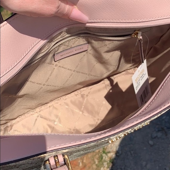 Michael Kors Hand Bag - Picture 7 of 9